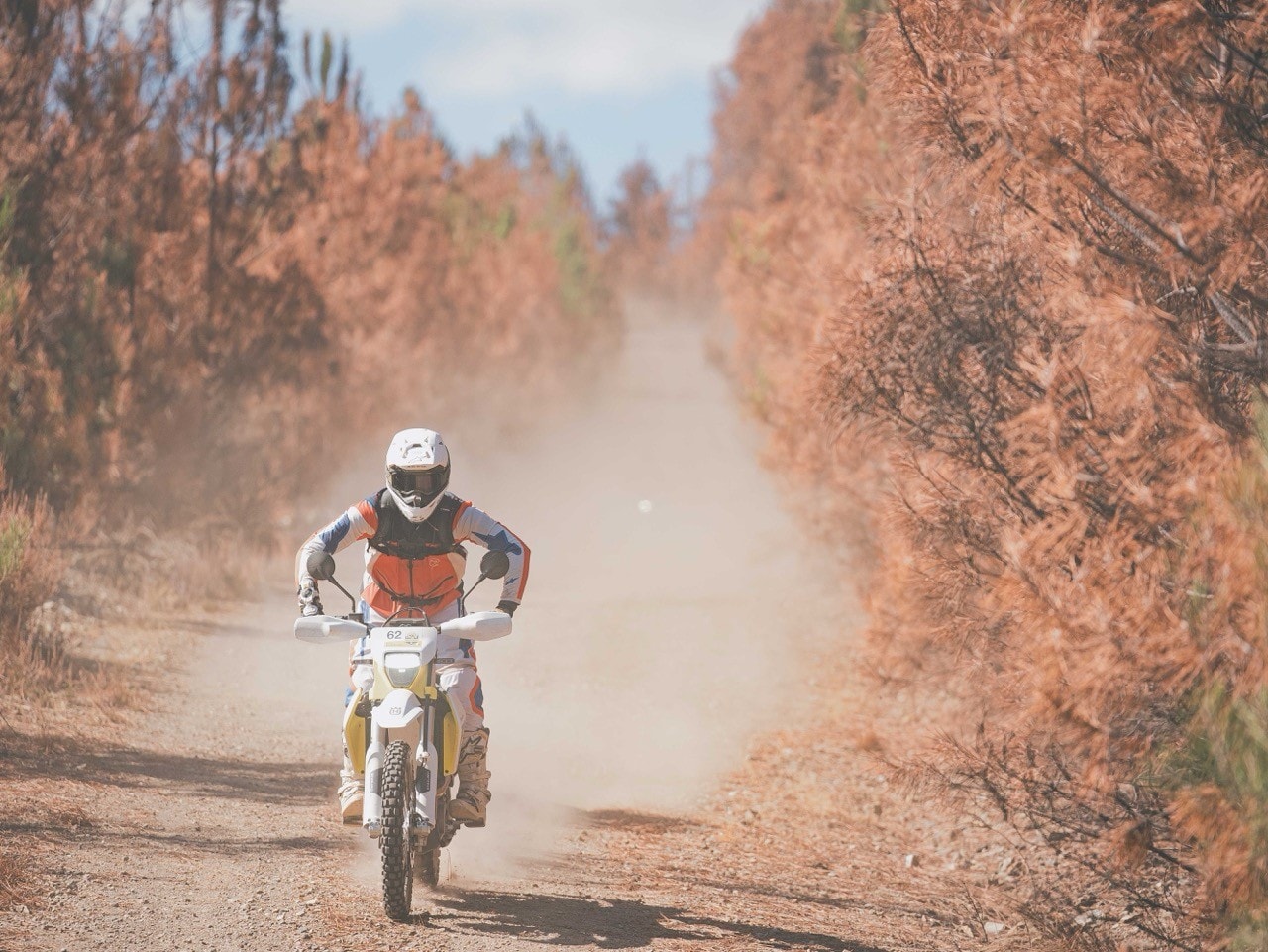 Husqvarna 701 Enduro 2026: il mono più potente al mondo in salsa dual